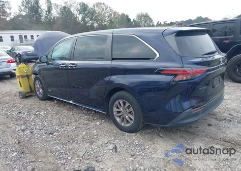 2021 Toyota Sienna Xle z USA, uszkodzony, nr VIN 5TDYRKEC5MS003826